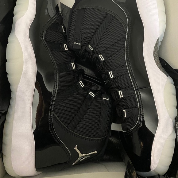 Air Jordan 11 Retro (GS) Size 7 Brand New In Box - Picture 4 of 11